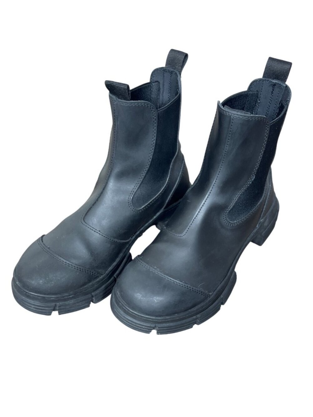 GANNI Cleated Low Chelsea Boot in Matte Black EU sz 38 US Sz 8 EUC